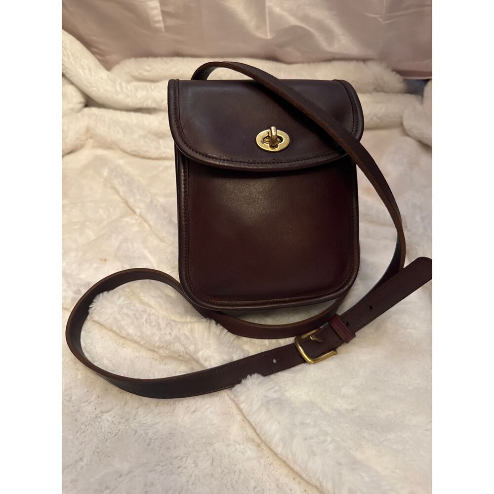 Coach Mahogany Sidepack Beautiful Condition - Picture 2 of 10